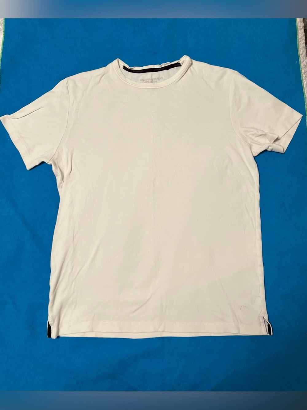 Banana Republic Men's Off-White Crewneck Short Sleeve Tee
